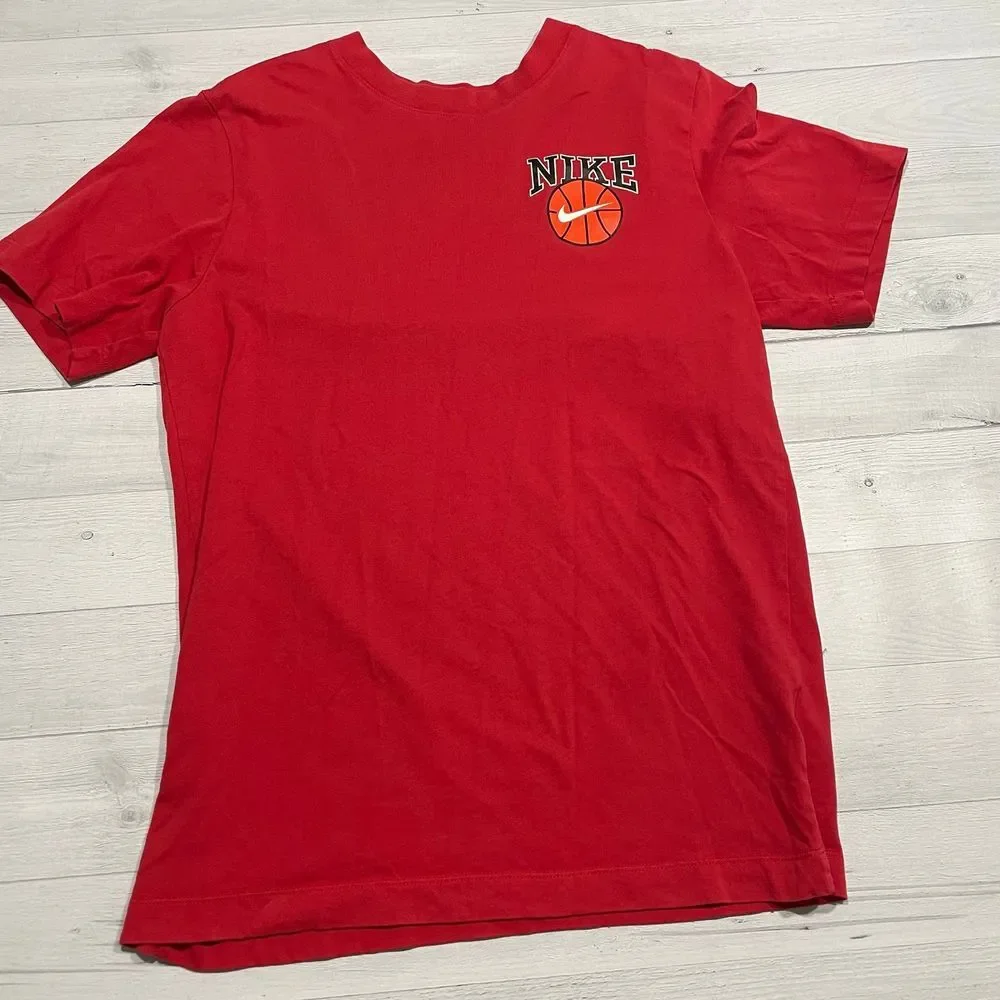 Nike mens short sleeve basketball shirt small